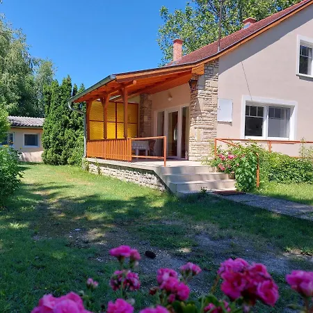 Schieszl 4 アパート