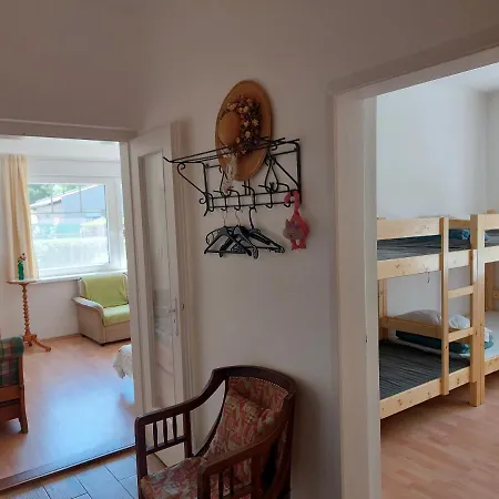 Schieszl 4 Apartment