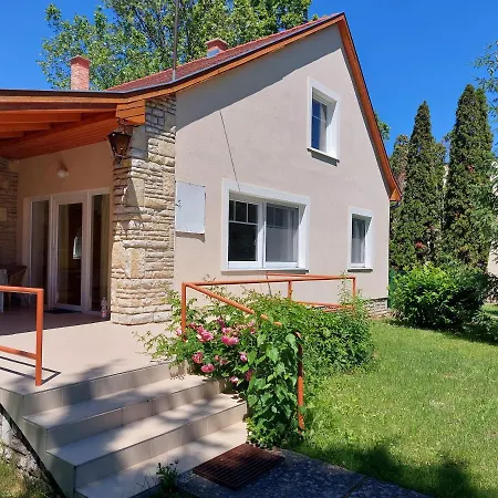 Apartment Schieszl 4 *